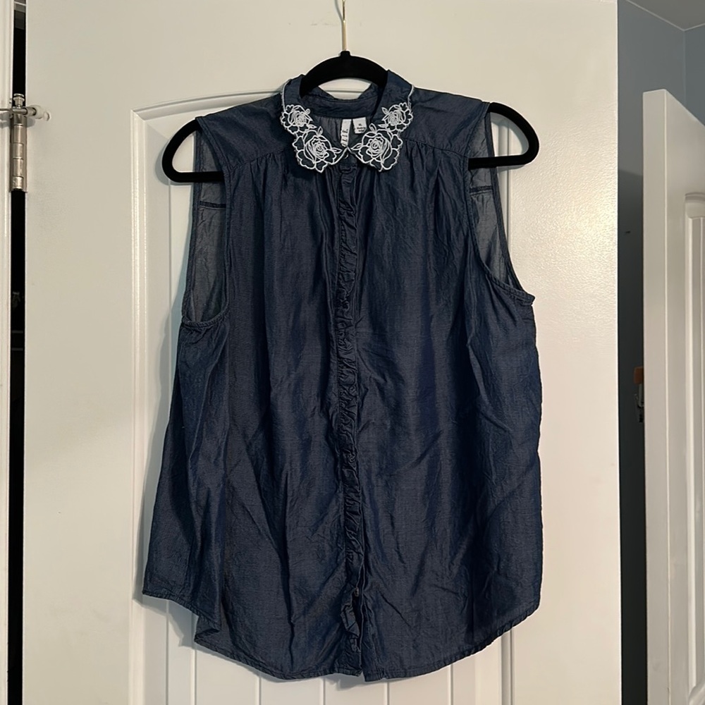 Elle women’s sleeveless blouse
